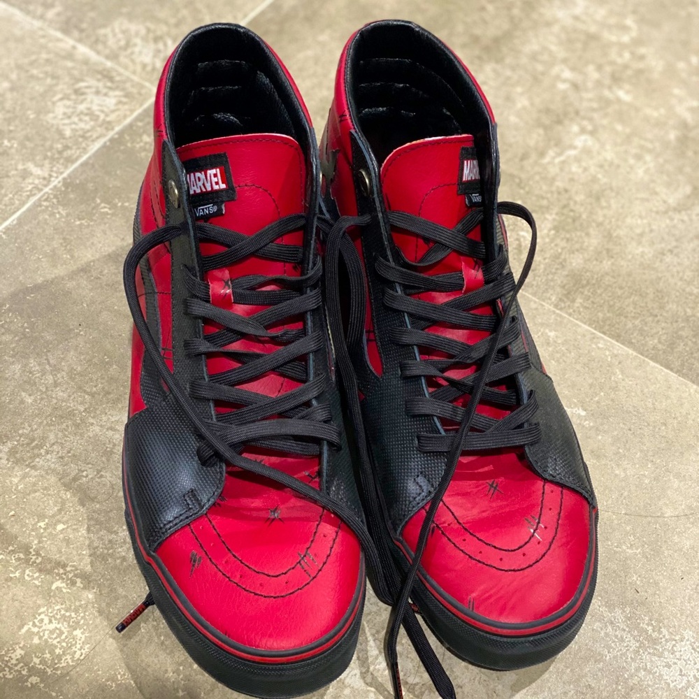 Men’s Marvel High Top Vans